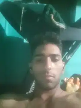 Snapshot of loganwollf chatting on December 2024 06:05:02 PM loganwollf online show from December 2024 06:05:02 PM