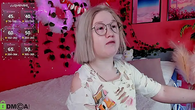 Snapshot of Sara_Robinson chatting on February 2026 02:34:02 AM Sara Robinson online show from February 2026 02:34:02 AM