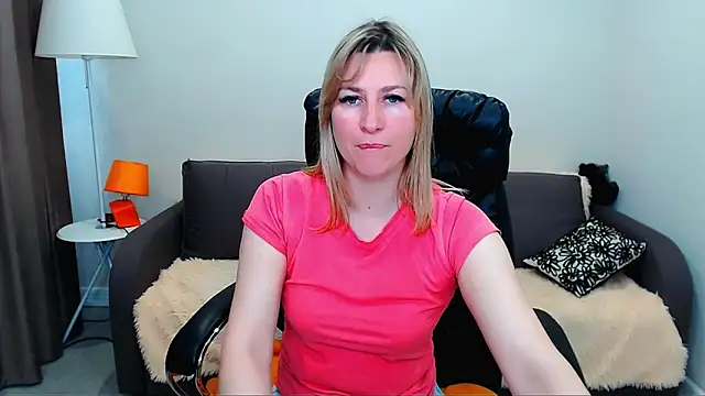 Snapshot of Incredible_Ariela chatting on June 2026 09:04:02 AM Incredible Ariela online show from June 2026 09:04:02 AM