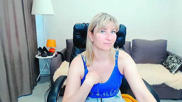Snapshot of Incredible_Ariela chatting on July 2026 11:02:02 AM Incredible Ariela online show from July 2026 11:02:02 AM