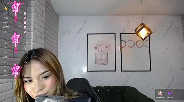 Snapshot of _Charlotte_v chatting on March 2025 01:52:02 PM Charlotte v online show from March 2025 01:52:02 PM