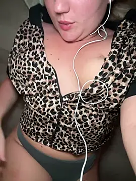 Snapshot of scarletseduction_ chatting on May 2026 12:17:02 AM scarletseduction online show from May 2026 12:17:02 AM