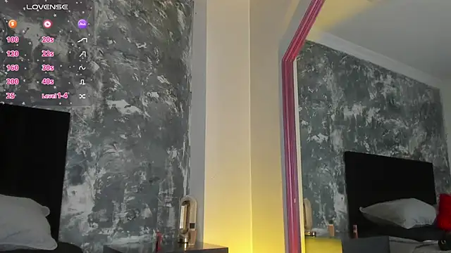 Snapshot of AuroraRojas chatting on January 2025 10:03:01 PM AuroraRojas online show from January 2025 10:03:01 PM