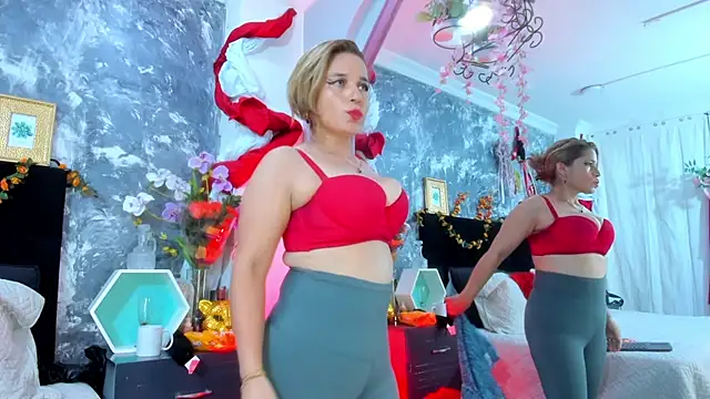 AuroraRojas online show from February 2025 10:07:02 PM