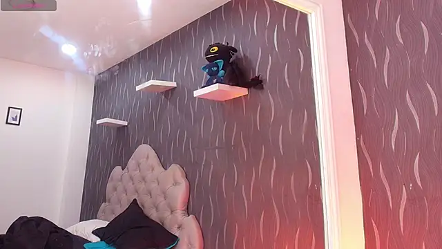 Snapshot of AuroraRojas chatting on March 2025 10:13:02 AM AuroraRojas online show from March 2025 10:13:02 AM