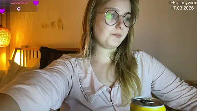 JacyWinslat online show from March 2026 09:19:02 PM