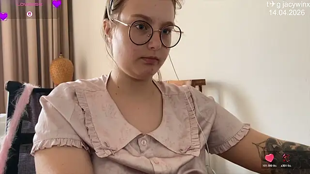 JacyWinslat online show from April 2026 09:59:01 AM