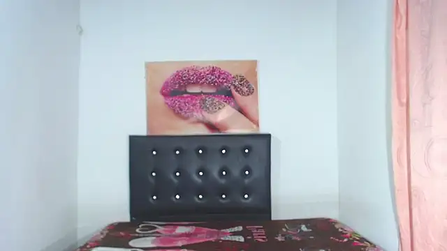 Snapshot of DOMINANTE_KLOE_ chatting on January 2025 05:12:01 AM DOMINANTE KLOE online show from January 2025 05:12:01 AM