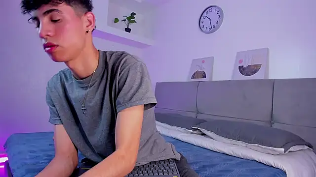 NeoRaptis online show from December 2024 08:07:02 PM