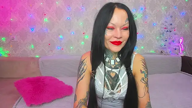 Snapshot of Megan_Black_Moon chatting on December 2024 04:36:02 AM Megan Black Moon online show from December 2024 04:36:02 AM