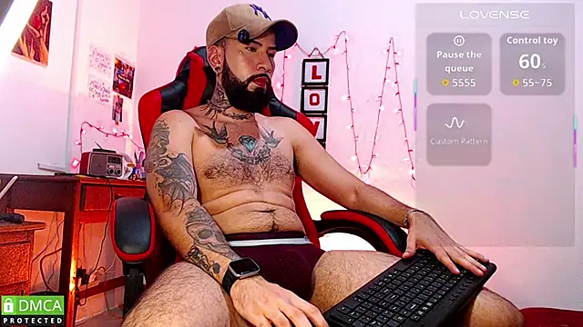 Snapshot of Diilanhott chatting on February 2026 01:01:02 AM Diilanhott online show from February 2026 01:01:02 AM