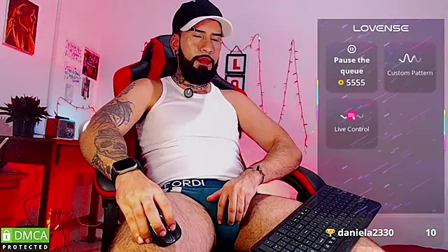 Snapshot of Diilanhott chatting on February 2026 02:01:02 AM Diilanhott online show from February 2026 02:01:02 AM