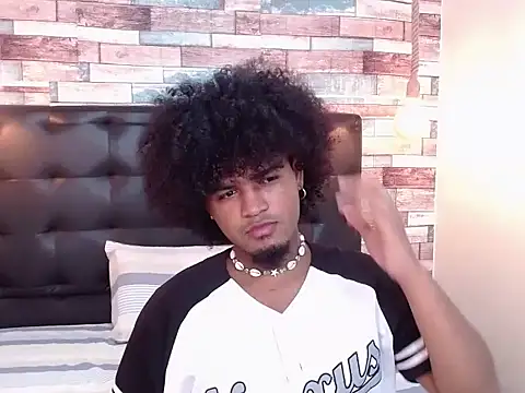 Snapshot of JaicobRuneer chatting on October 2025 01:15:02 AM JaicobRuneer online show from October 2025 01:15:02 AM