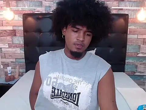 Snapshot of JaicobRuneer chatting on October 2025 12:33:02 AM JaicobRuneer online show from October 2025 12:33:02 AM