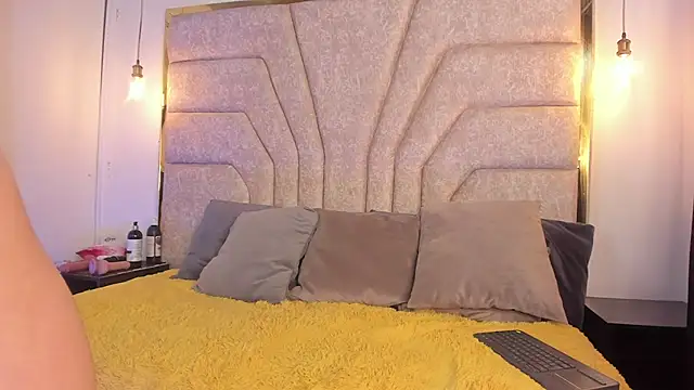 EmaJames25 online show from February 2025 01:09:01 AM