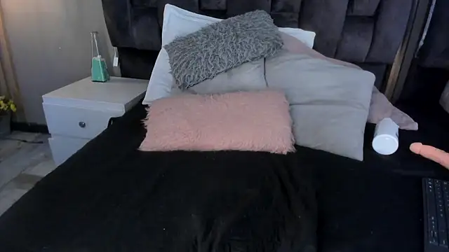 estefania  gomez online show from March 2025 12:27:02 AM