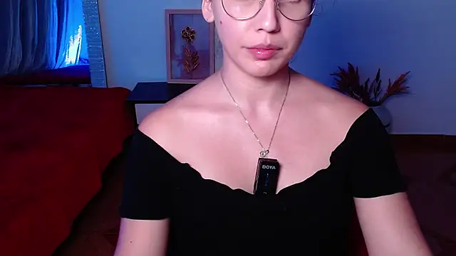 Snapshot of Sigrid- chatting on March 2025 03:45:01 AM Sigrid- online show from March 2025 03:45:01 AM