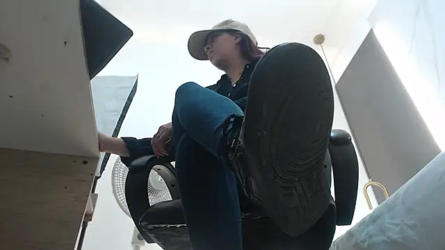 alma fenix online show from February 2025 12:11:01 PM