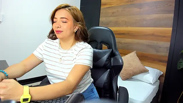 alma fenix online show from September 2025 06:53:01 PM