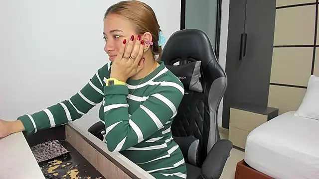 alma fenix online show from September 2025 12:32:01 PM