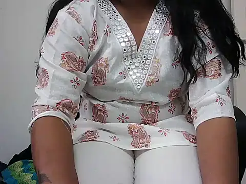 Snapshot of Yamini_01 chatting on May 2026 12:57:01 PM Yamini 01 online show from May 2026 12:57:01 PM