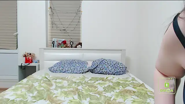 cute and hot online show from January 2025 03:52:01 PM