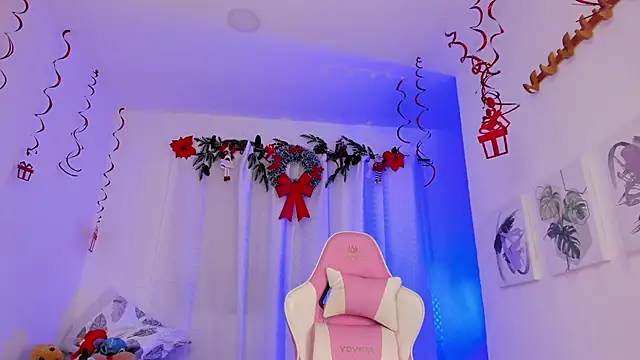 Snapshot of Lia_Petite1 chatting on January 2025 05:51:01 AM Lia Petite1 online show from January 2025 05:51:01 AM