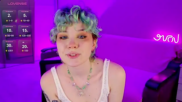 Snapshot of School_Love chatting on January 2025 01:11:01 PM School Love online show from January 2025 01:11:01 PM