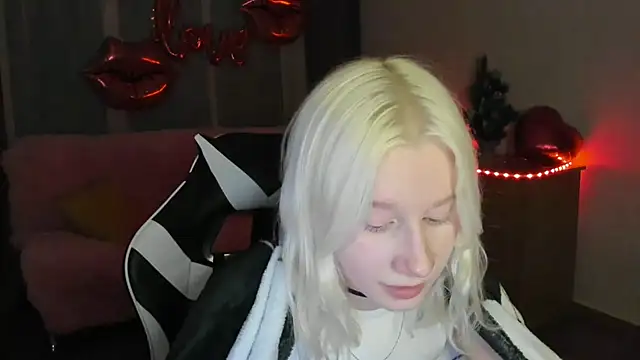 EnigmaSee online show from April 2026 07:11:02 PM