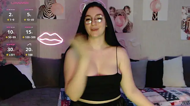 Fluffy Tiffy online show from January 2025 08:01:01 AM