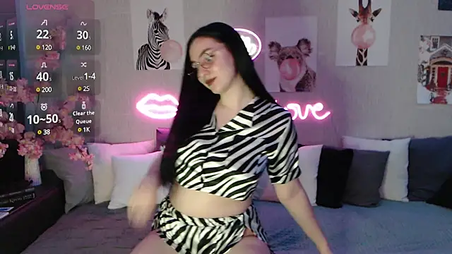 Fluffy Tiffy online show from February 2025 02:03:02 AM