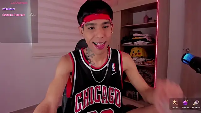 aldrinwhite online show from February 2025 02:45:01 PM