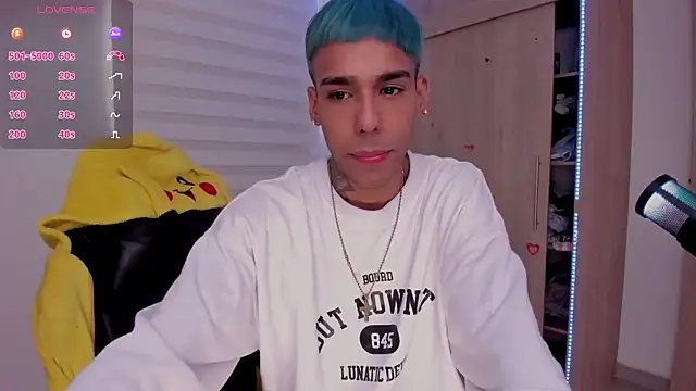 aldrinwhite online show from March 2025 07:27:01 PM