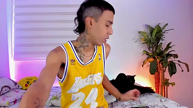 aldrinwhite online show from September 2025 06:44:02 PM