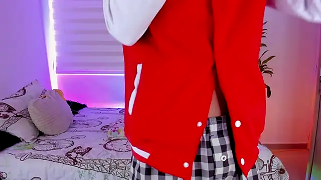 aldrinwhite online show from October 2025 06:17:01 PM