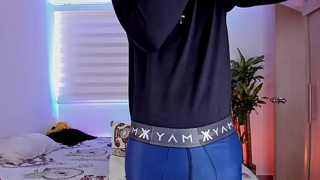 aldrinwhite online show from October 2025 04:50:01 PM