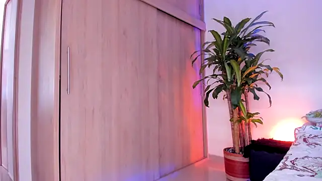 aldrinwhite online show from March 2026 06:11:02 PM