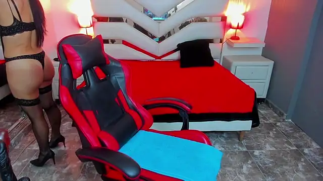 KateTompson  online show from October 2025 01:07:01 PM