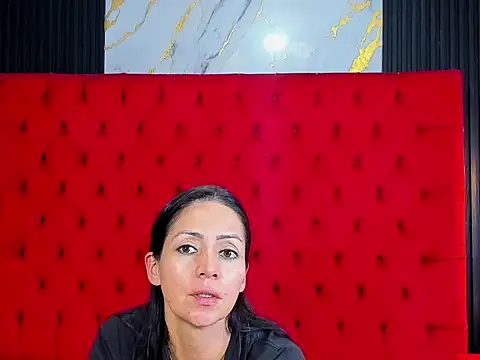 Snapshot of KateTompson_ chatting on June 2026 07:28:01 PM KateTompson online show from June 2026 07:28:01 PM