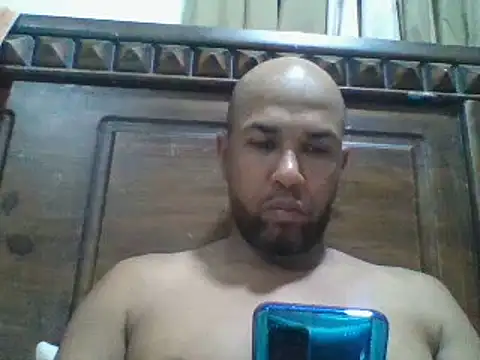 Snapshot of Frankie0880 chatting on December 2024 02:51:01 AM Frankie0880 online show from December 2024 02:51:01 AM
