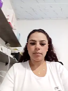 Snapshot of Mommy-Hot chatting on February 2026 01:57:02 AM Mommy-Hot online show from February 2026 01:57:02 AM