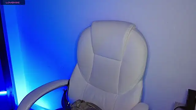 cloe fox online show from March 2025 05:30:01 AM