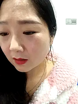 Snapshot of AHL756 chatting on January 2025 12:14:01 PM AHL756 online show from January 2025 12:14:01 PM