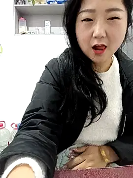 Snapshot of AHL756 chatting on February 2025 05:59:01 AM AHL756 online show from February 2025 05:59:01 AM