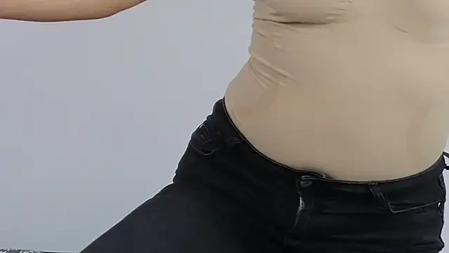 Snapshot of MadameDeFeu chatting on February 2026 08:32:01 AM MadameDeFeu online show from February 2026 08:32:01 AM