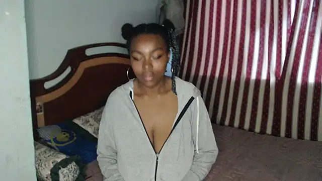 lyssyhorny online show from March 2026 09:22:02 PM