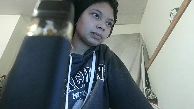 Snapshot of Joyous345 chatting on November 2025 11:27:02 AM Joyous345 online show from November 2025 11:27:02 AM