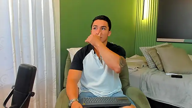 Ryan Hunt online show from January 2025 12:03:02 PM