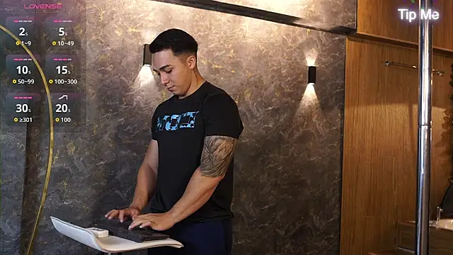 Ryan Hunt online show from November 2025 12:30:01 PM