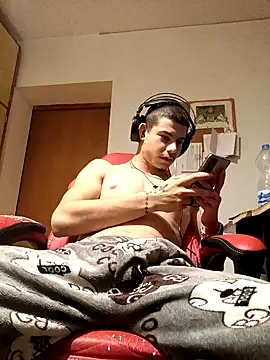 Snapshot of BigDickEnrg7195 chatting on December 2024 09:48:01 PM BigDickEnrg7195 online show from December 2024 09:48:01 PM